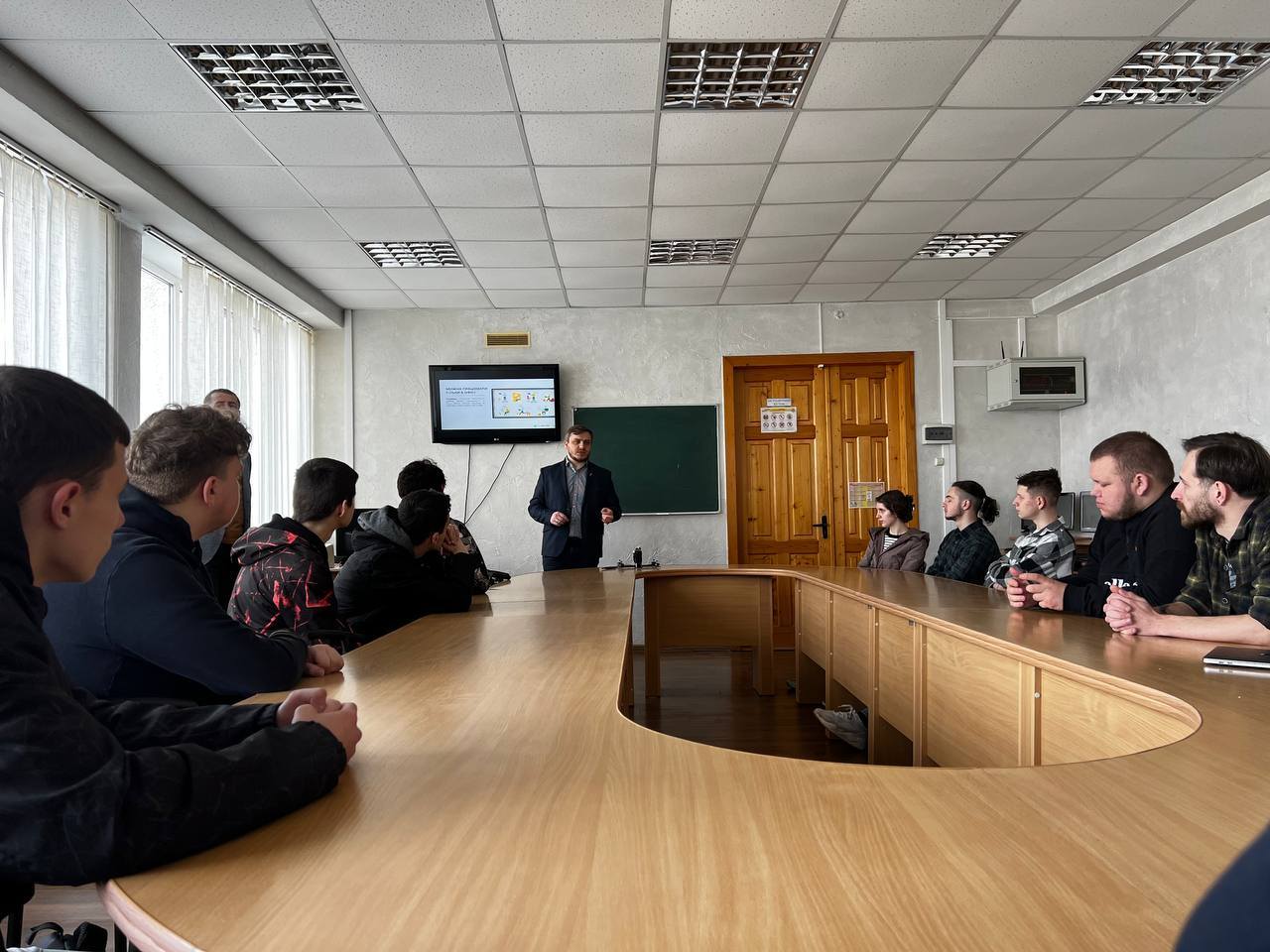 Android, дрони та «один день із життя програміста»: профорієнтаційна зустріч у КЕПі! Android, дрони та «один день із життя програміста»: профорієнтаційна зустріч у КЕПі!