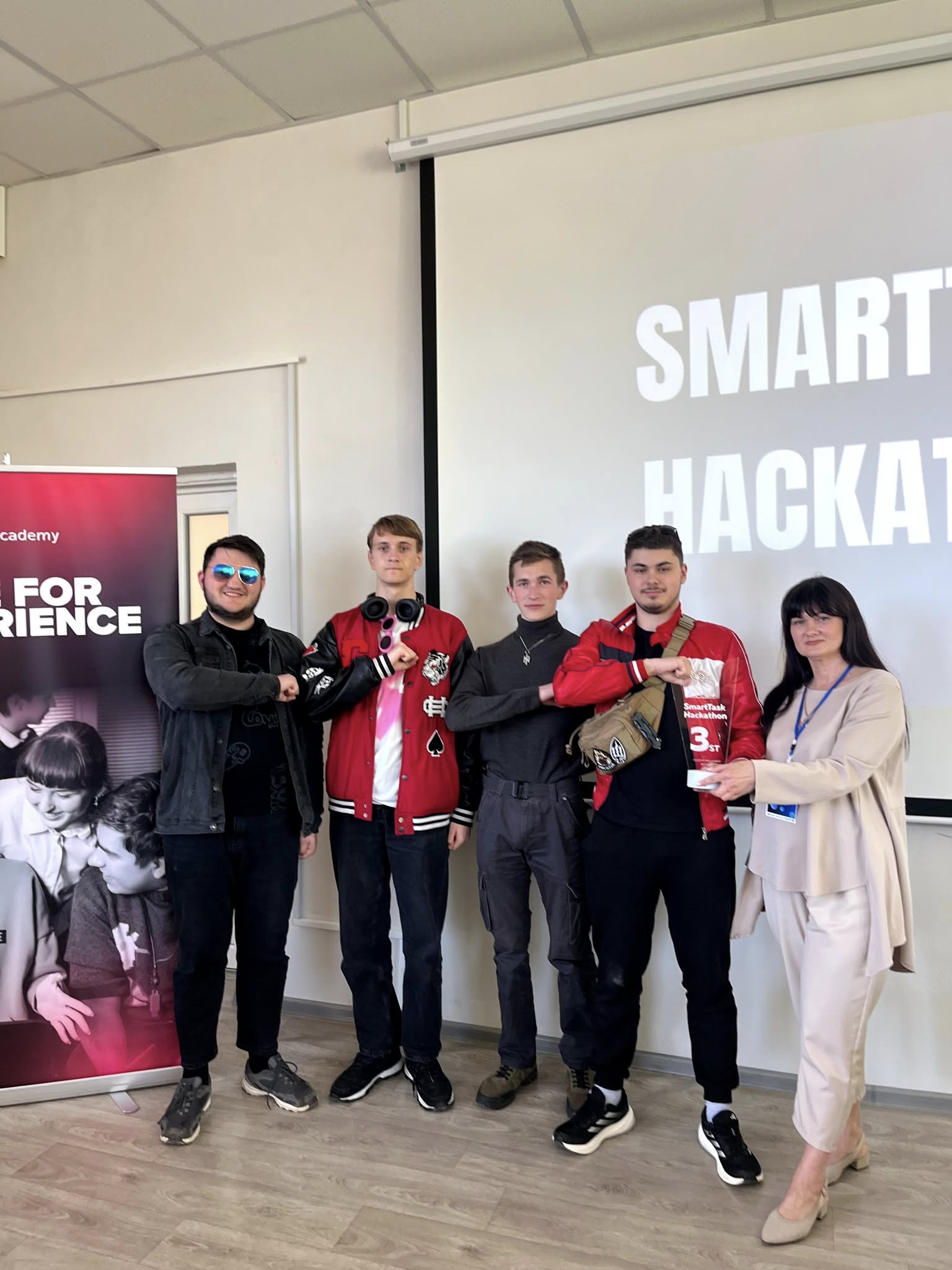 Smarttask Hackathon 2025: Свято знань, креативу та інновацій!