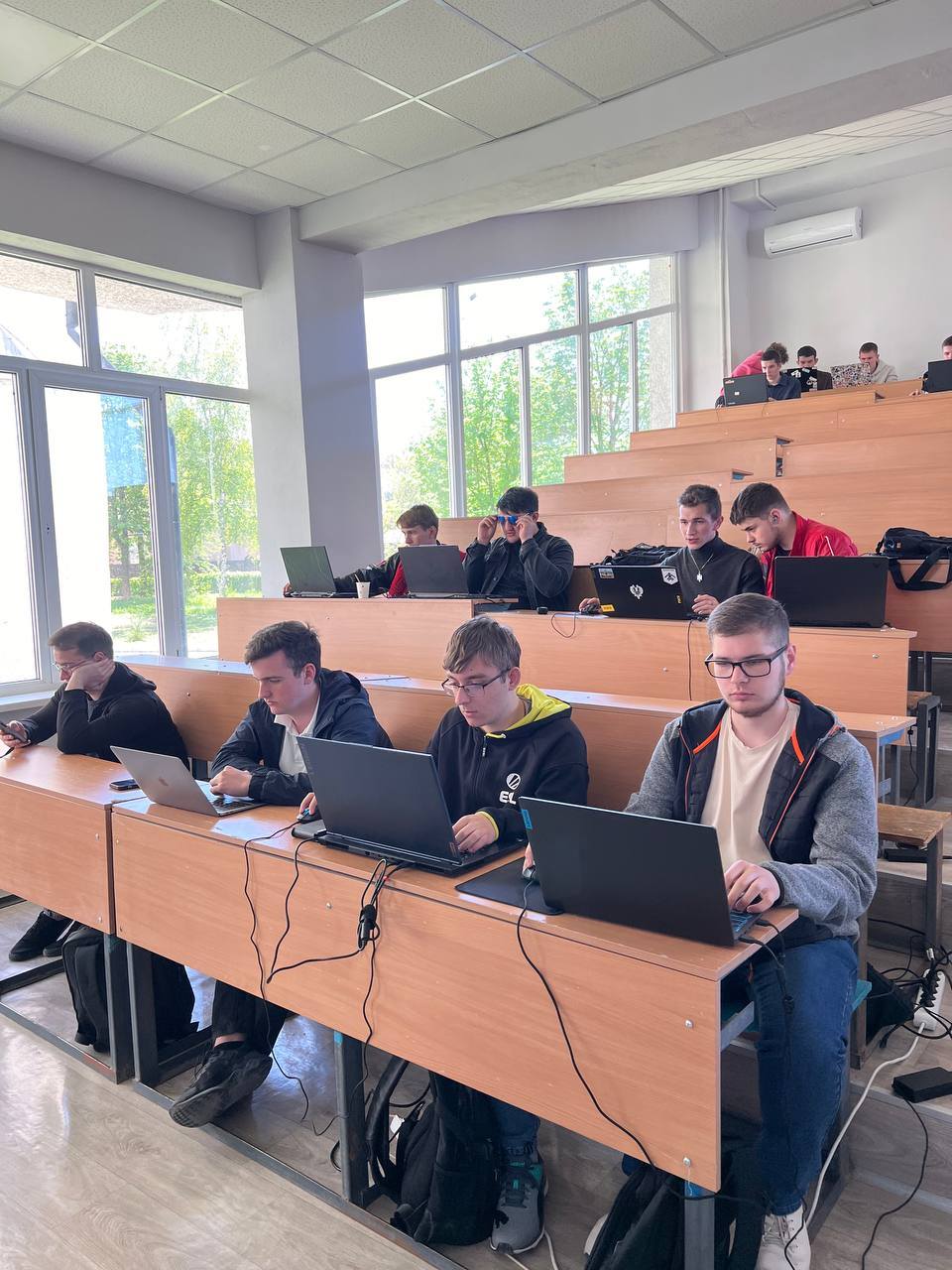 Smarttask Hackathon 2025: Свято знань, креативу та інновацій!