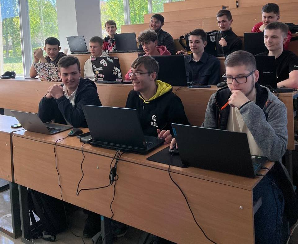 Smarttask Hackathon 2025: Свято знань, креативу та інновацій!