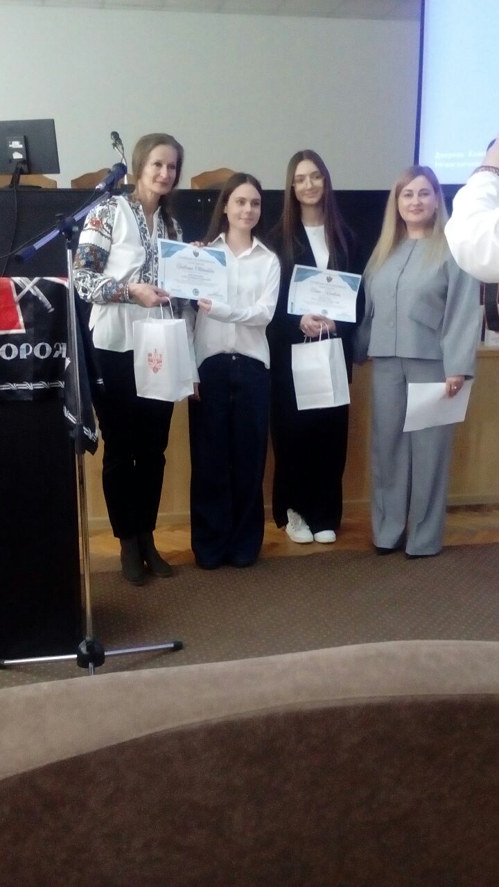 Нагородження переможців Конкурсу письмового перекладу ІФНТУНГ 2025