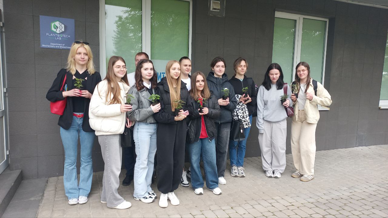 Філологи в лабораторіях!