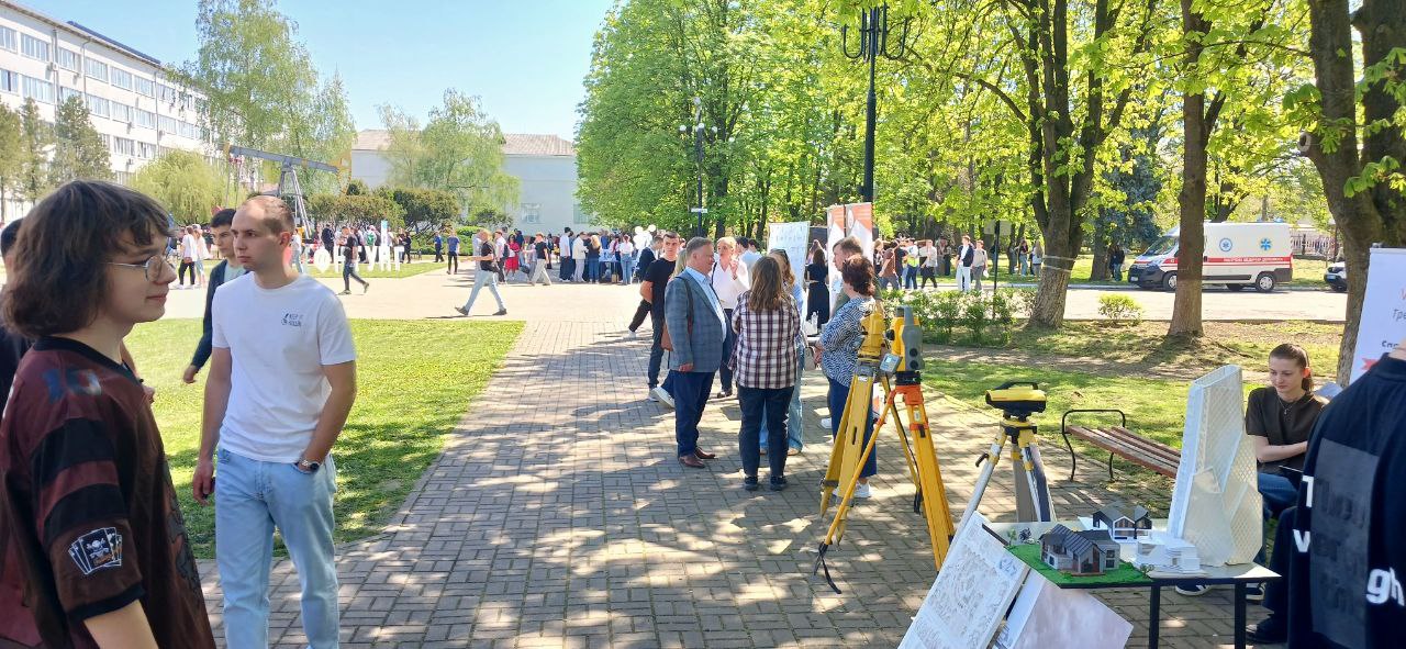В ІФНТУНГ Технопікнік