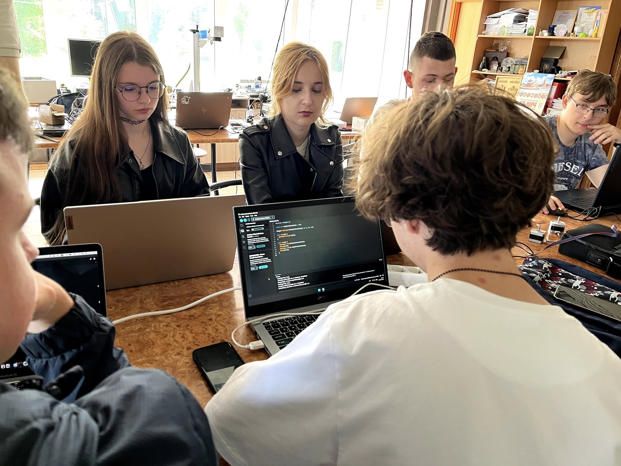 Знайомство з програмуванням малих обчислювальних платформ: тест-драйв