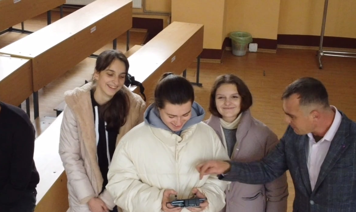 4