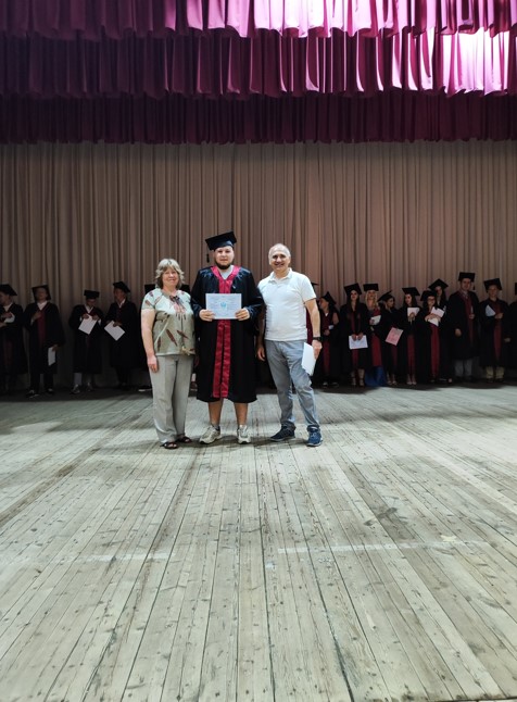 Відбулось вручення дипломів бакалавра