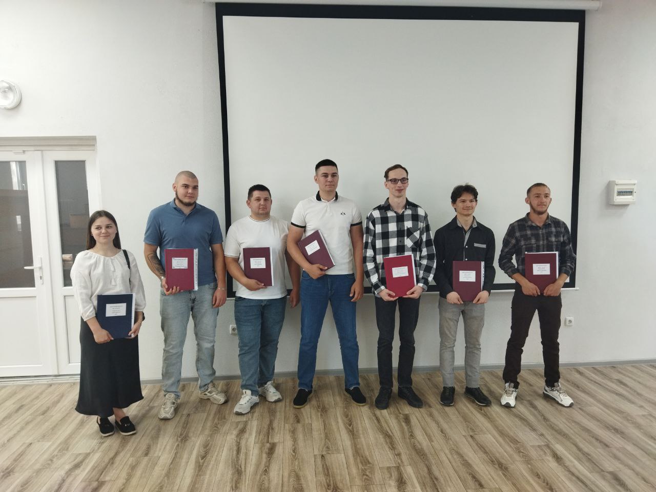 Перші хто захистив роботи