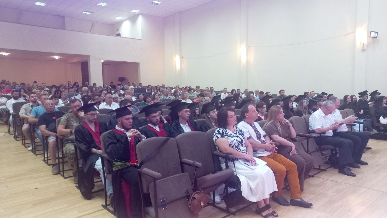 Випуск бакалаврів 2025