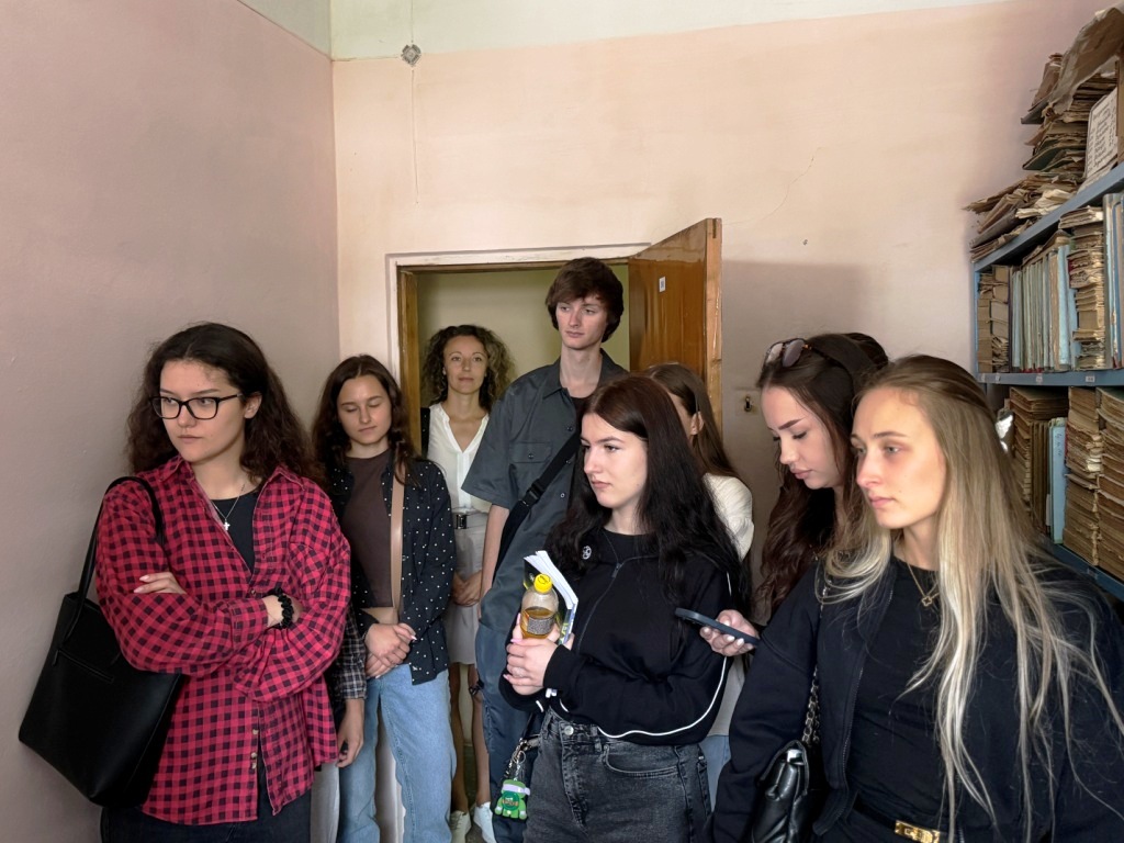 Студенти відвідали архівний відділ ІФНТУНГ  