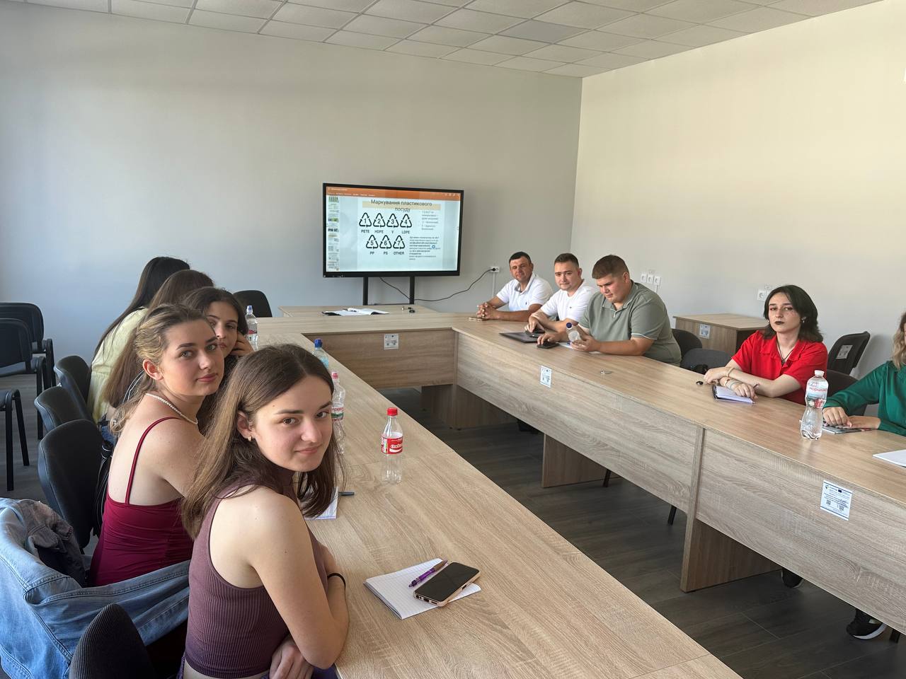 Студенти-екологи долучилися до тренінгу з боротьби з одноразовим пластиком