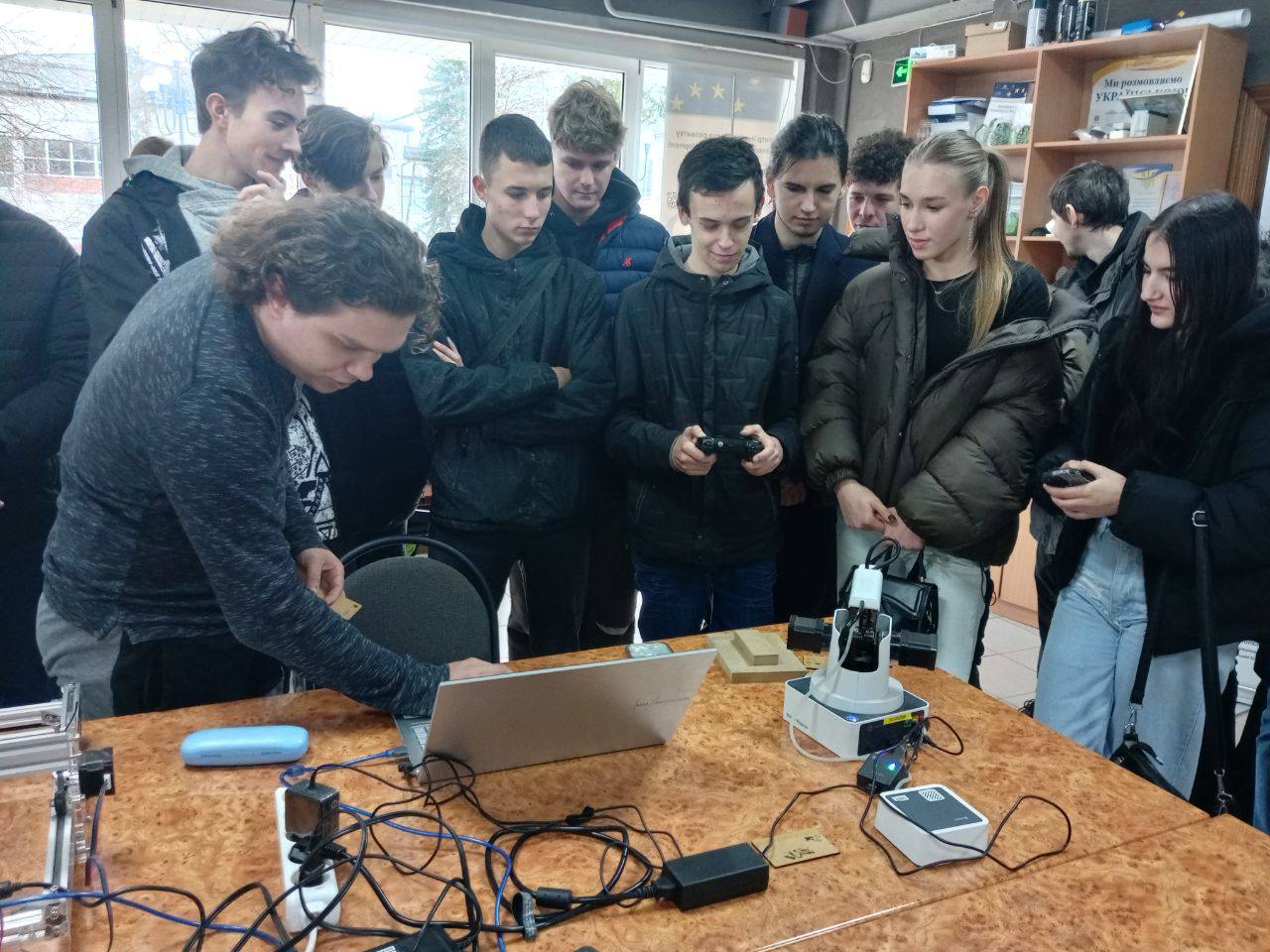 Інноваційно, пізнавально та з нафтовим колоритом: студенти КЕПу в гостях у кафедри ІПЗ! 