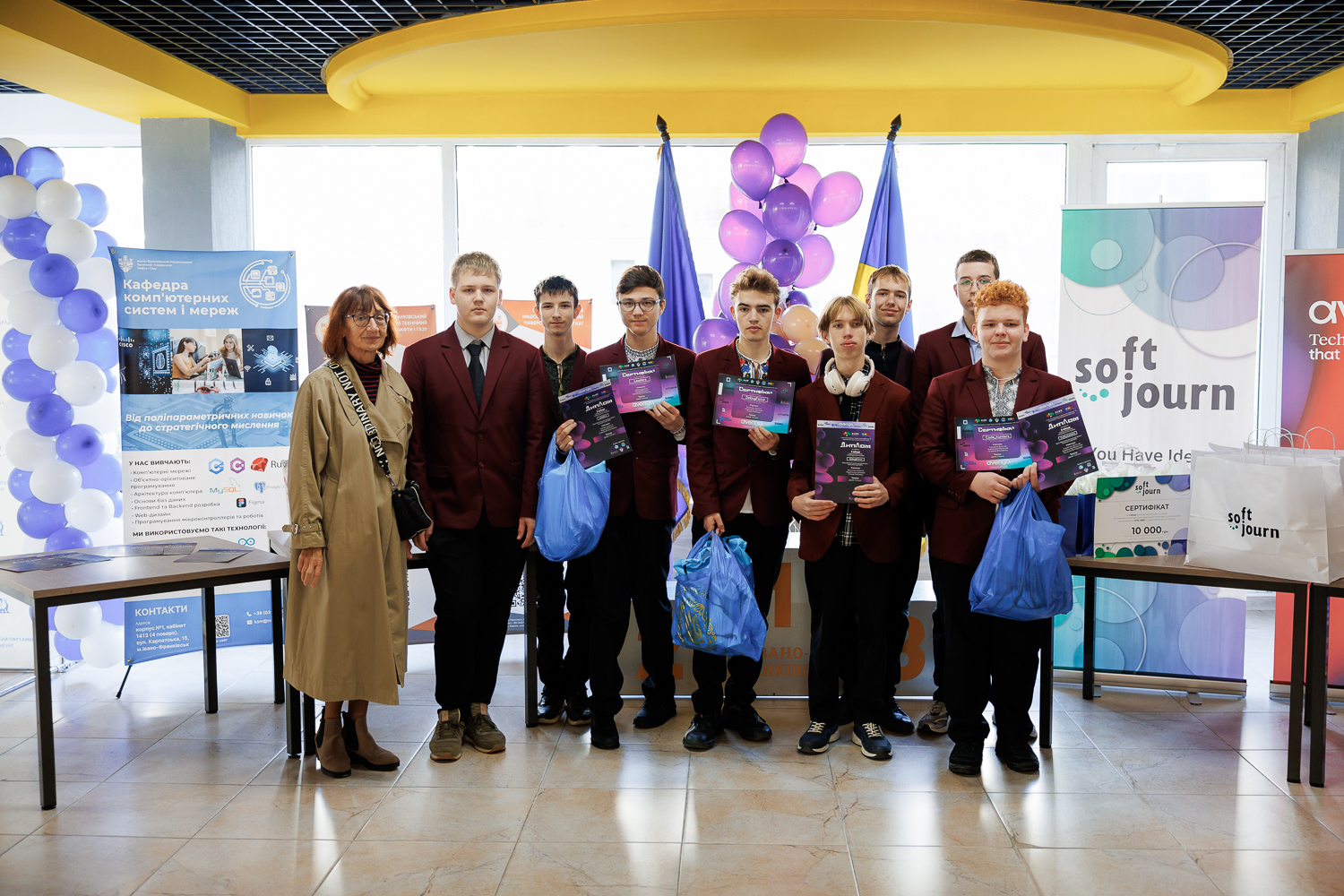 Переможці ІТ-олімпіади: в ІФНТУНГ відзначили найкращих програмістів Прикарпаття! 