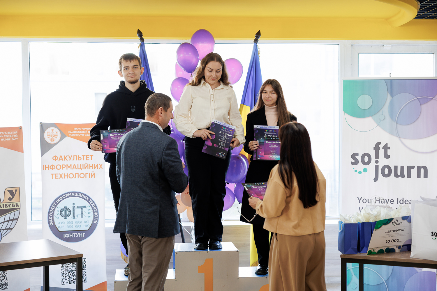 Переможці ІТ-олімпіади: в ІФНТУНГ відзначили найкращих програмістів Прикарпаття! 