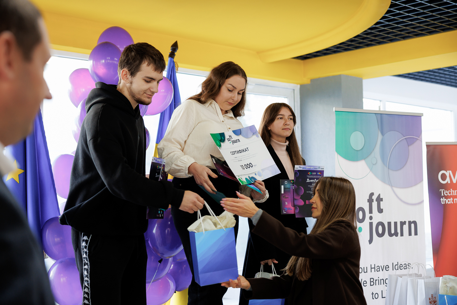 Переможці ІТ-олімпіади: в ІФНТУНГ відзначили найкращих програмістів Прикарпаття! 