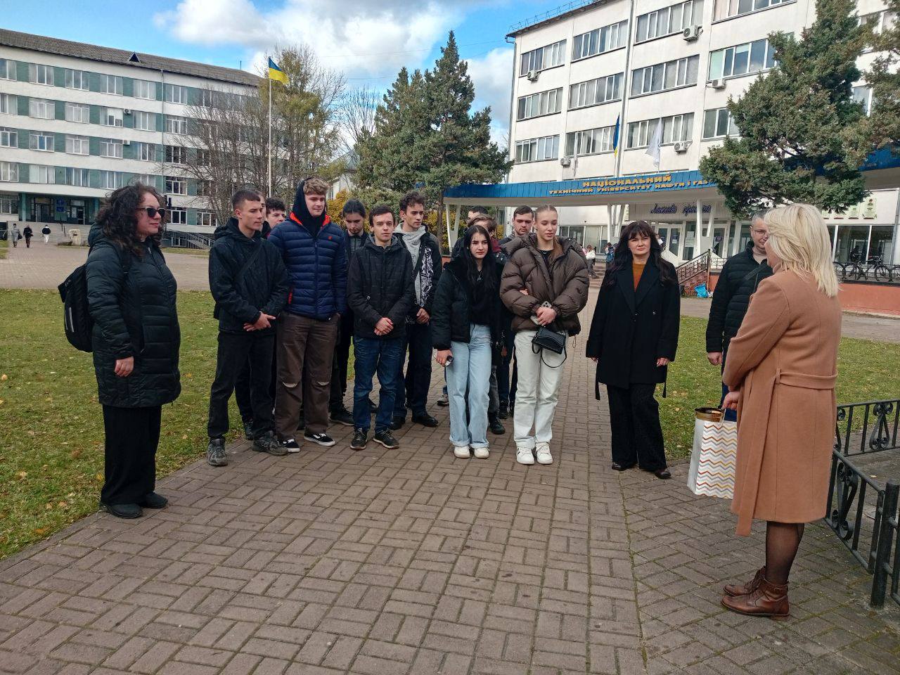 Інноваційно, пізнавально та з нафтовим колоритом: студенти КЕПу в гостях у кафедри ІПЗ! 