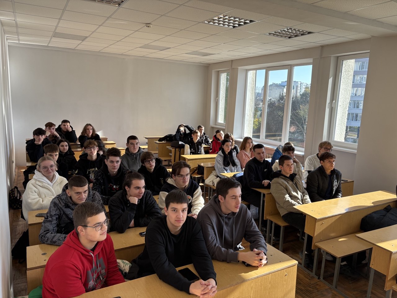 SoftServe у гостях у першокурсників: про командну роботу, Git і перші кроки в ІТ!