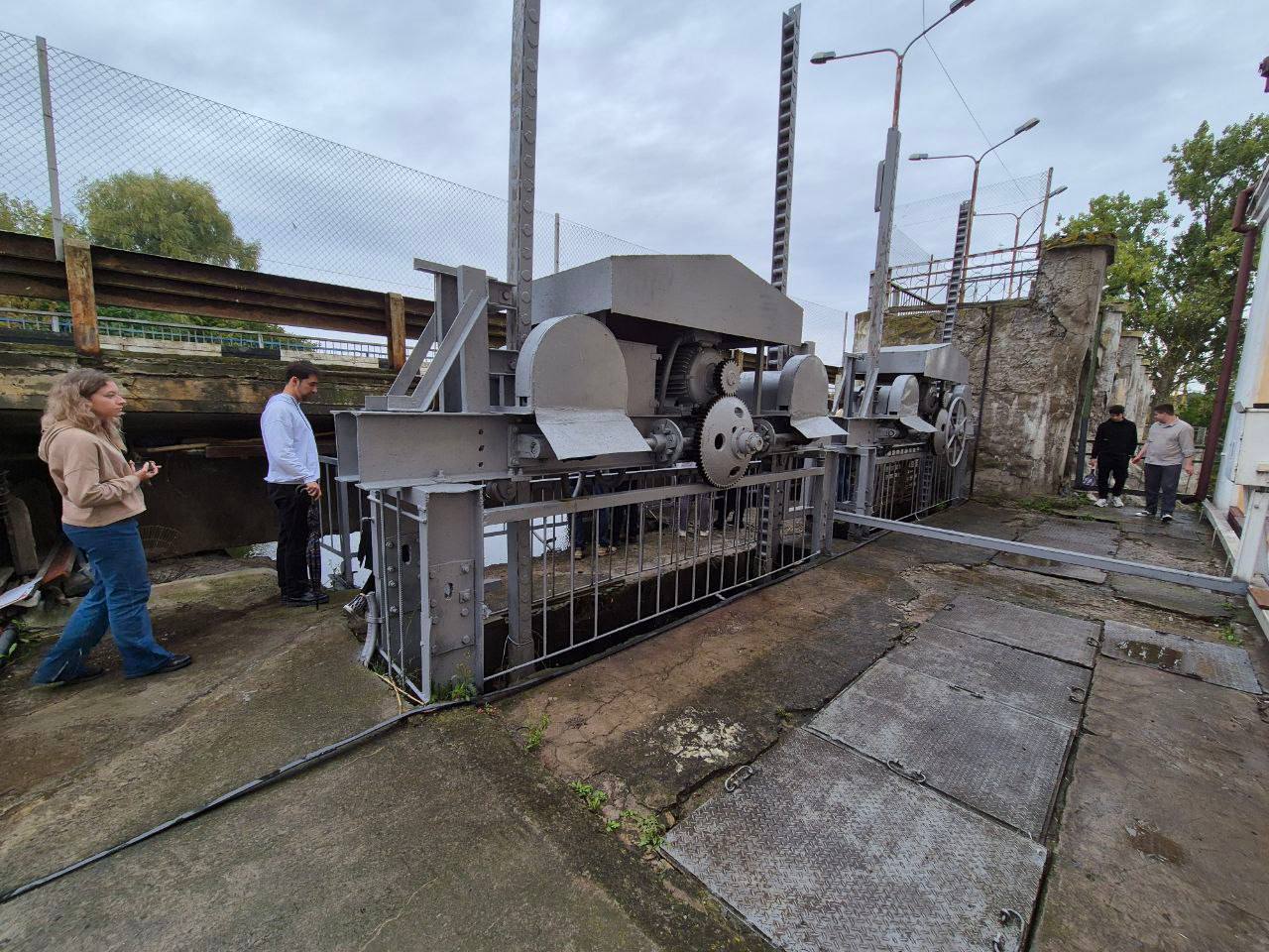 Екскурсія на Хринницьку ГЕС  студентів - екологів