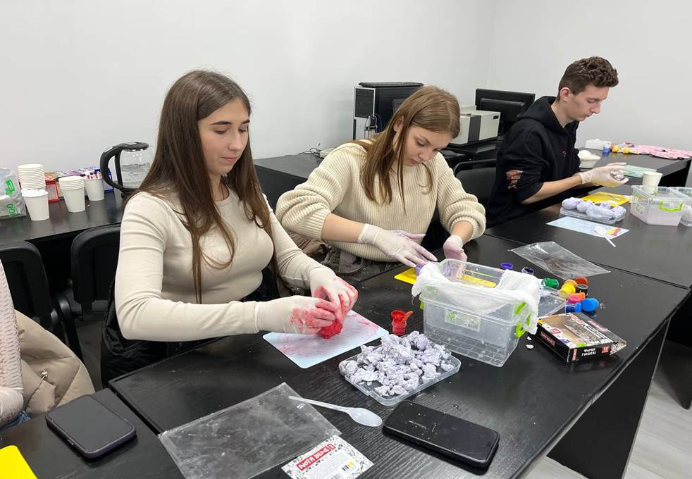 ВОРКШОП ІЗ ПЕРЕРОБКИ ПАПЕРУ