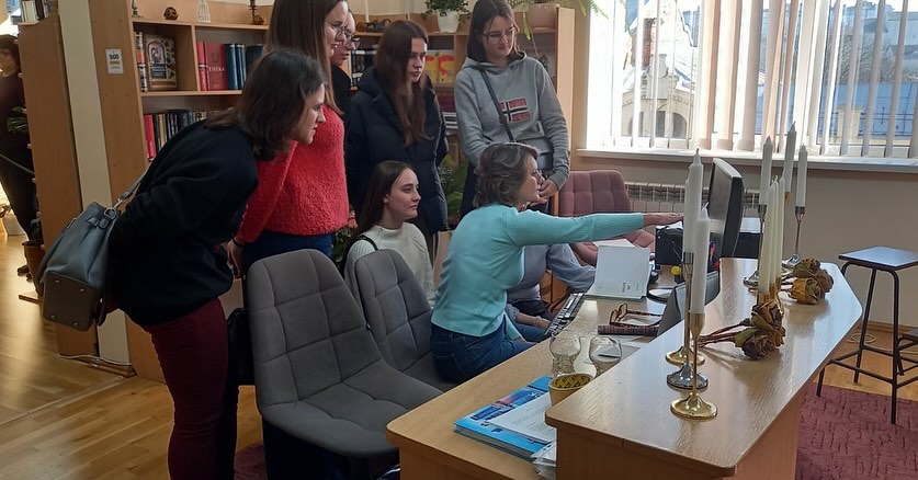Студенти пізнають цифрову бібліотеку зсередини!