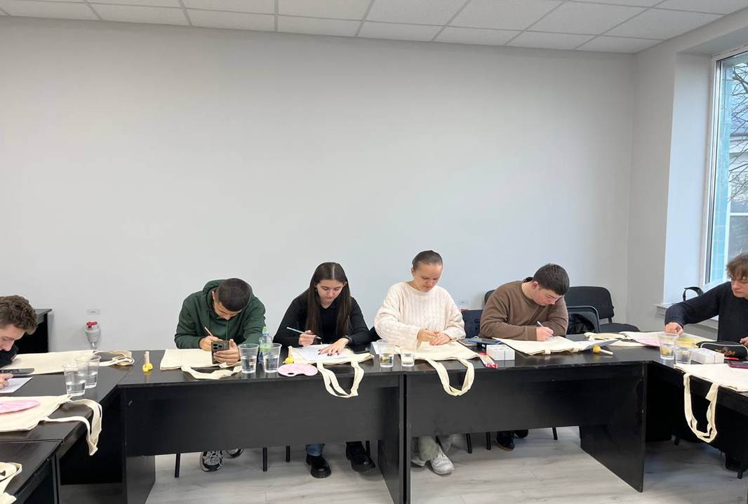 ВОРКШОП ІЗ РОЗПИСУ ШОПЕРІВ