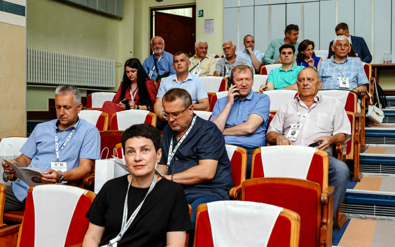 Круглий стіл 