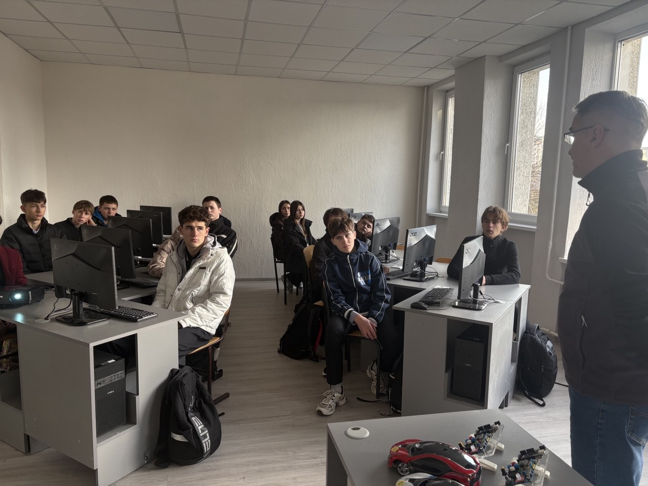 Від Технологій до Роботів: Майбутні Інженери у Гостях кафедри КСМ!