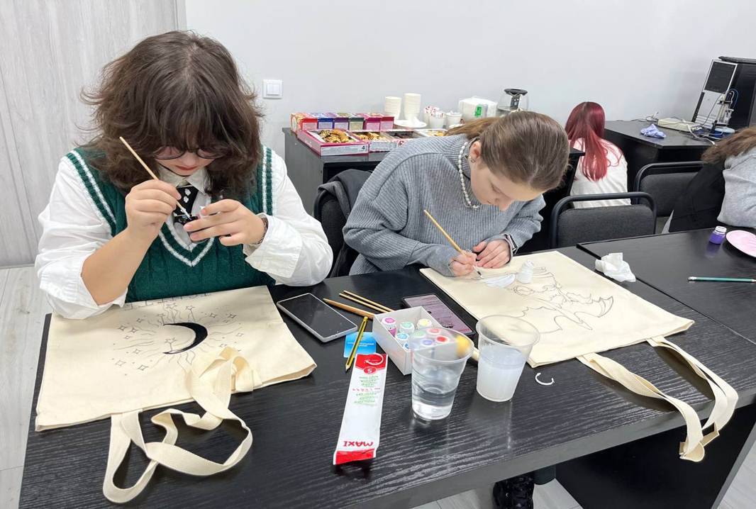 ВОРКШОП ІЗ РОЗПИСУ ШОПЕРІВ