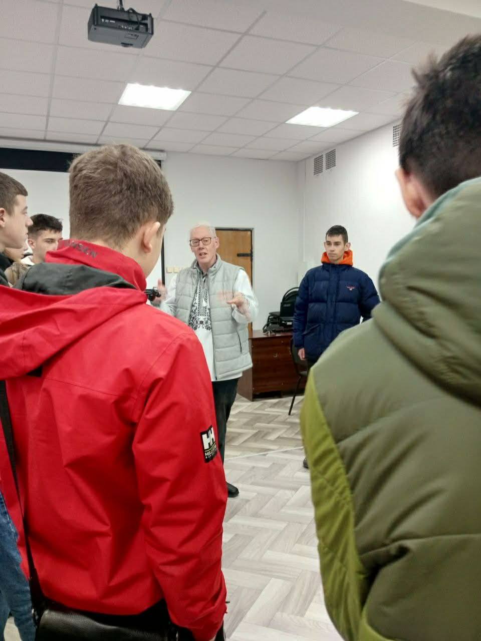 Друзів пізнаєш у складні часи