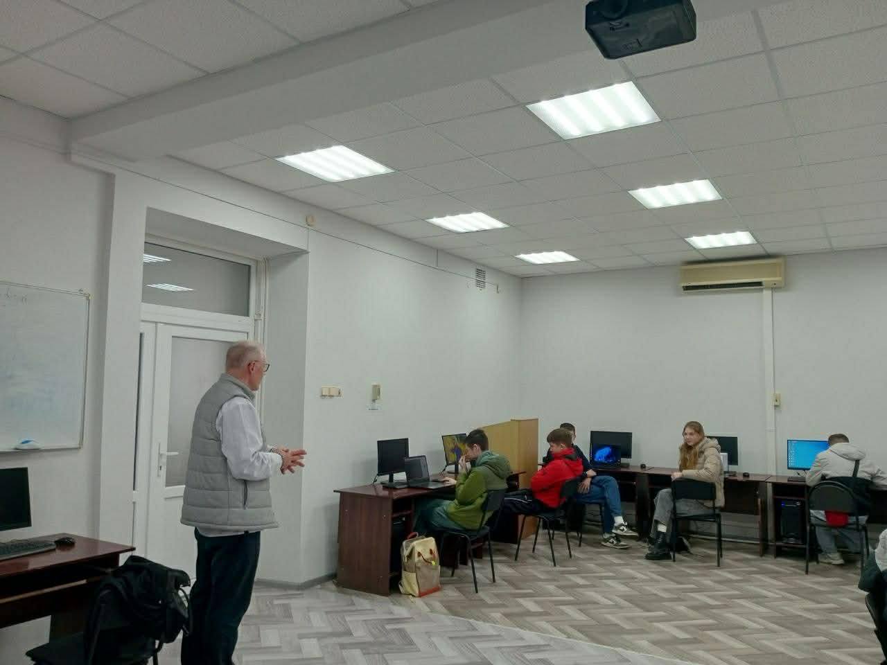 Друзів пізнаєш у складні часи