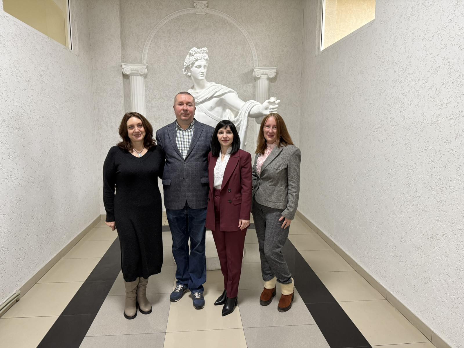 Підтримуємо талановиту молодь: участь у роботі олімпіад з іноземних мов