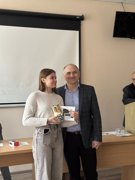 УРОЧИСТЕ НАГОРОДЖЕННЯ УЧАСНИКІВ «МОЛОДІЖНИЙ ЕКОГЕОФОРУМ – 2025»   