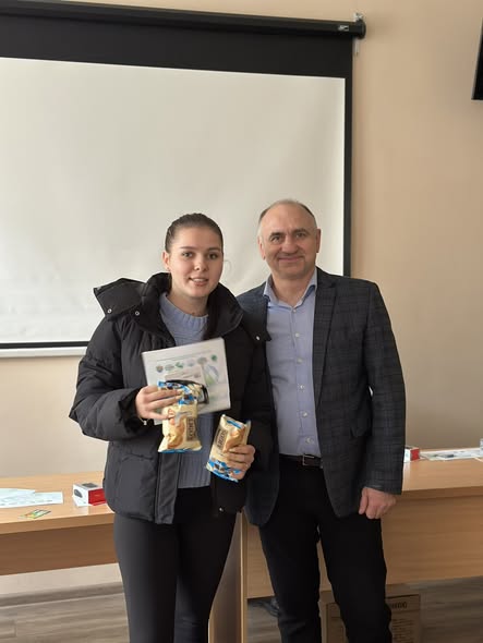 УРОЧИСТЕ НАГОРОДЖЕННЯ УЧАСНИКІВ «МОЛОДІЖНИЙ ЕКОГЕОФОРУМ – 2025»   