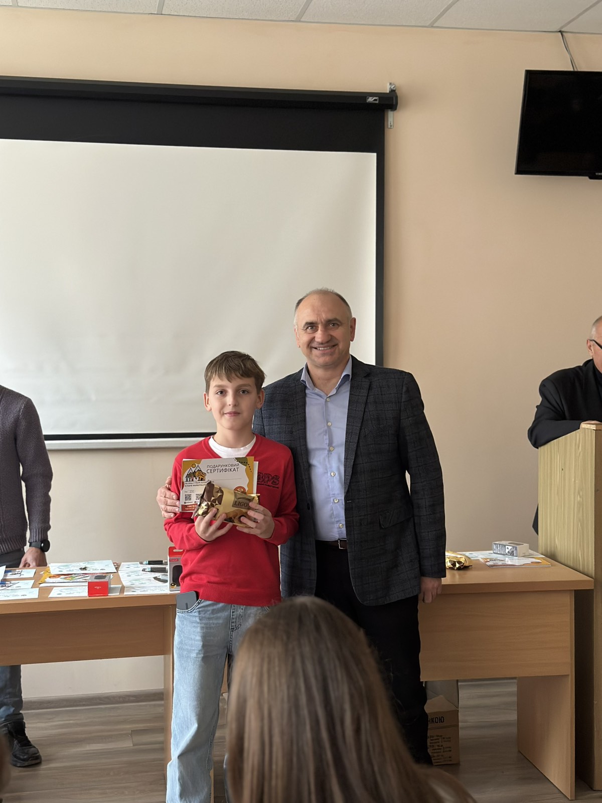 УРОЧИСТЕ НАГОРОДЖЕННЯ УЧАСНИКІВ «МОЛОДІЖНИЙ ЕКОГЕОФОРУМ – 2025»   