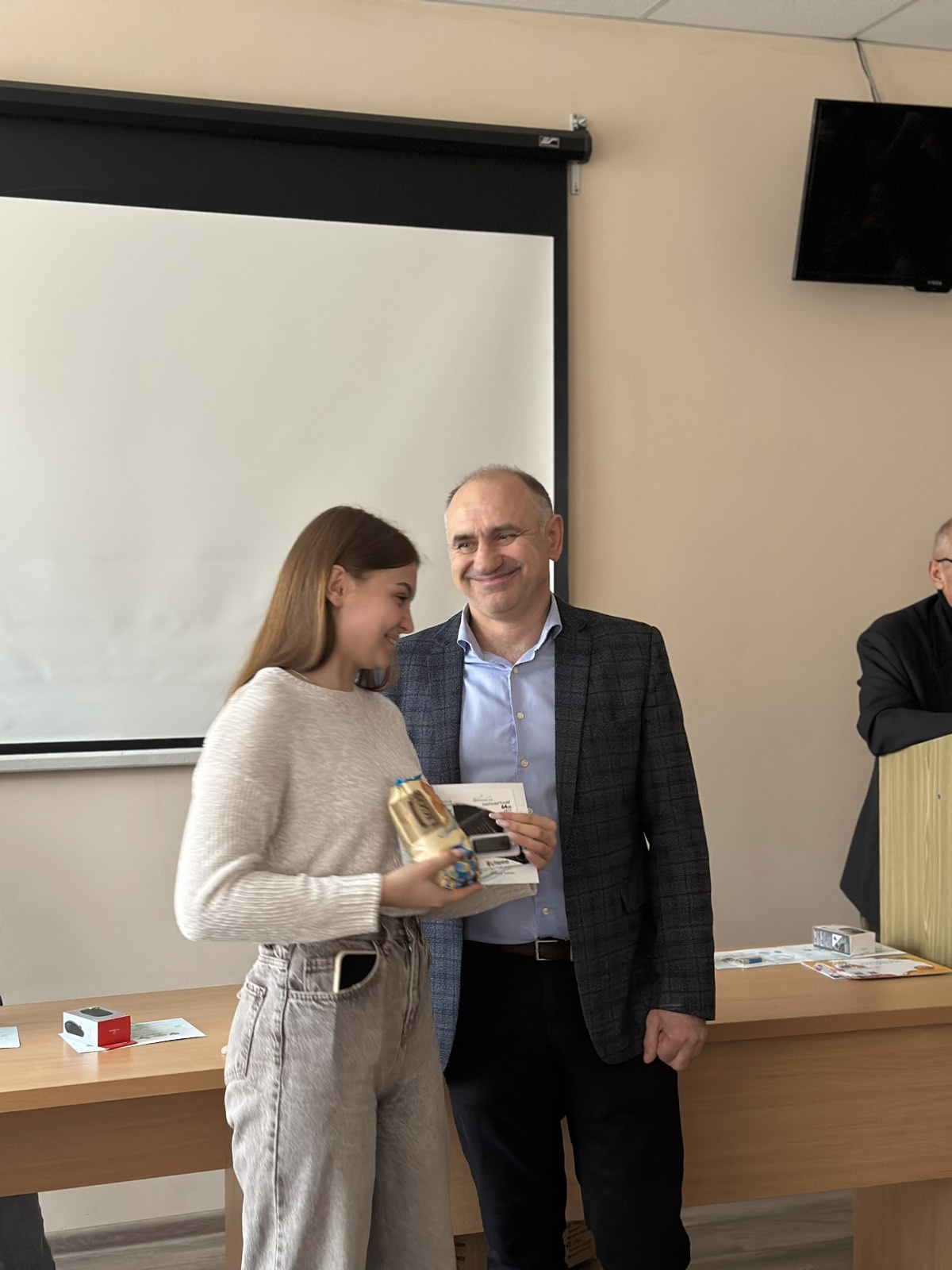 УРОЧИСТЕ НАГОРОДЖЕННЯ УЧАСНИКІВ «МОЛОДІЖНИЙ ЕКОГЕОФОРУМ – 2025»   