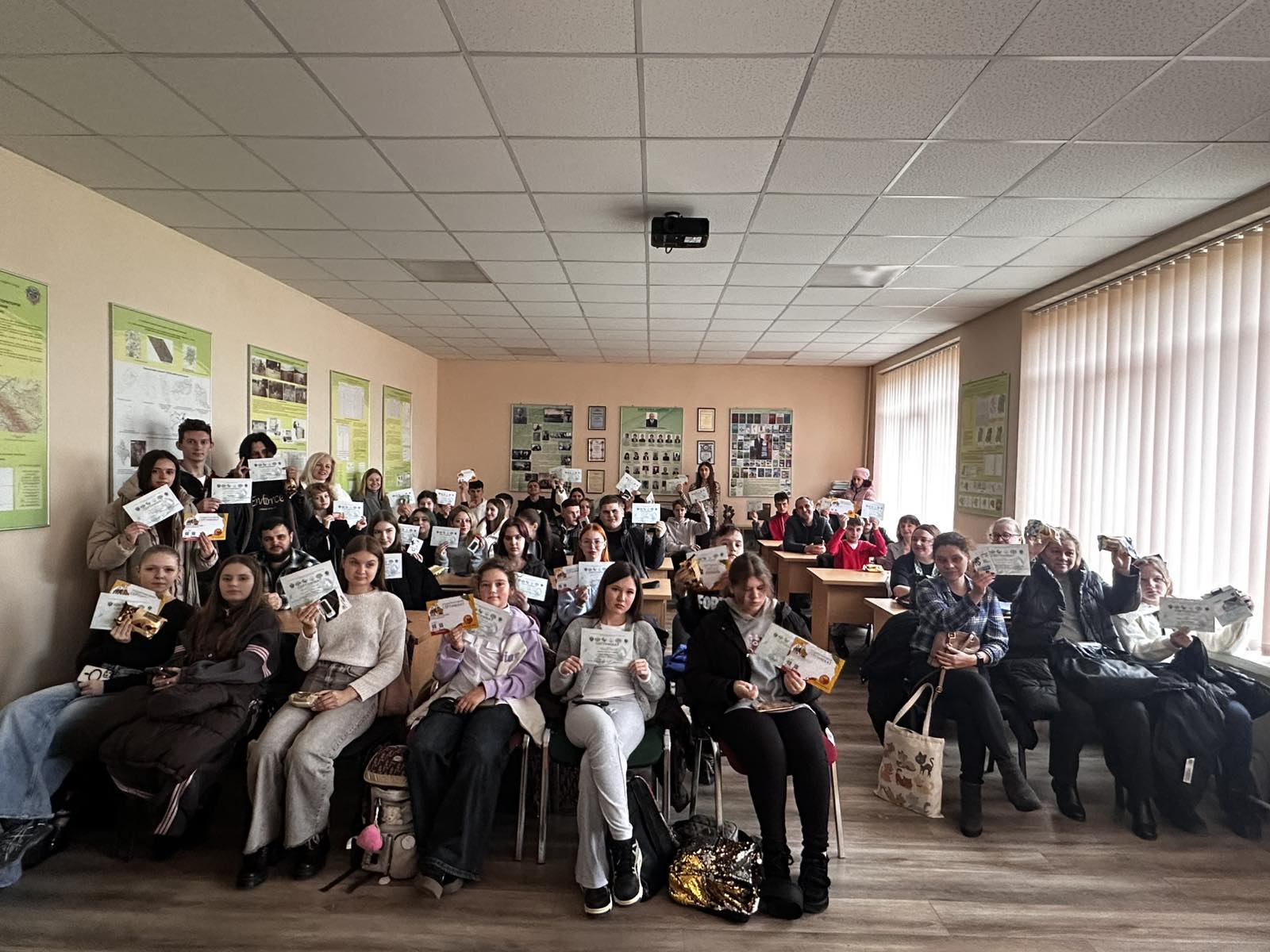 УРОЧИСТЕ НАГОРОДЖЕННЯ УЧАСНИКІВ «МОЛОДІЖНИЙ ЕКОГЕОФОРУМ – 2025»   