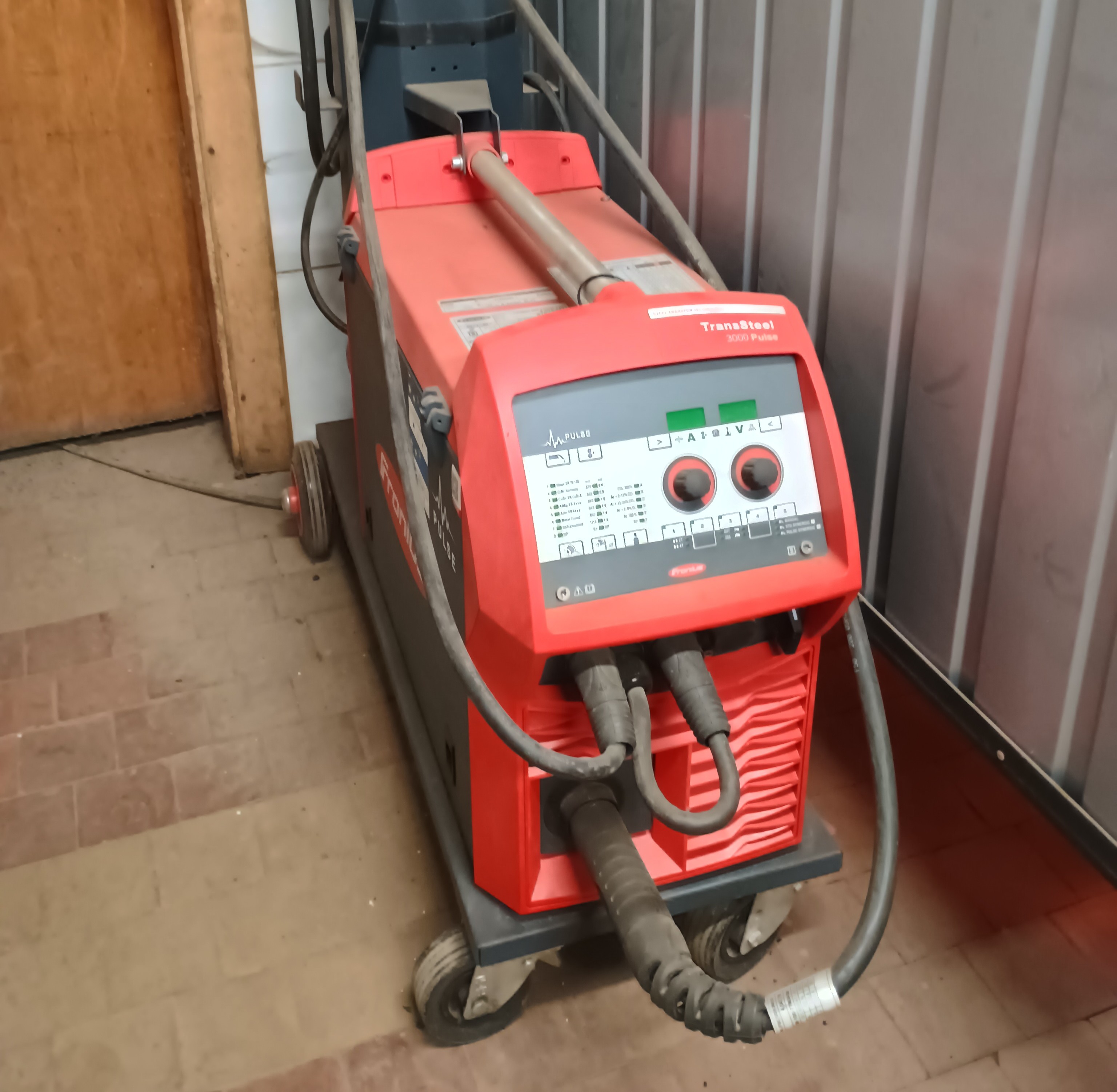 Зварювальний напівавтомат Фроніус