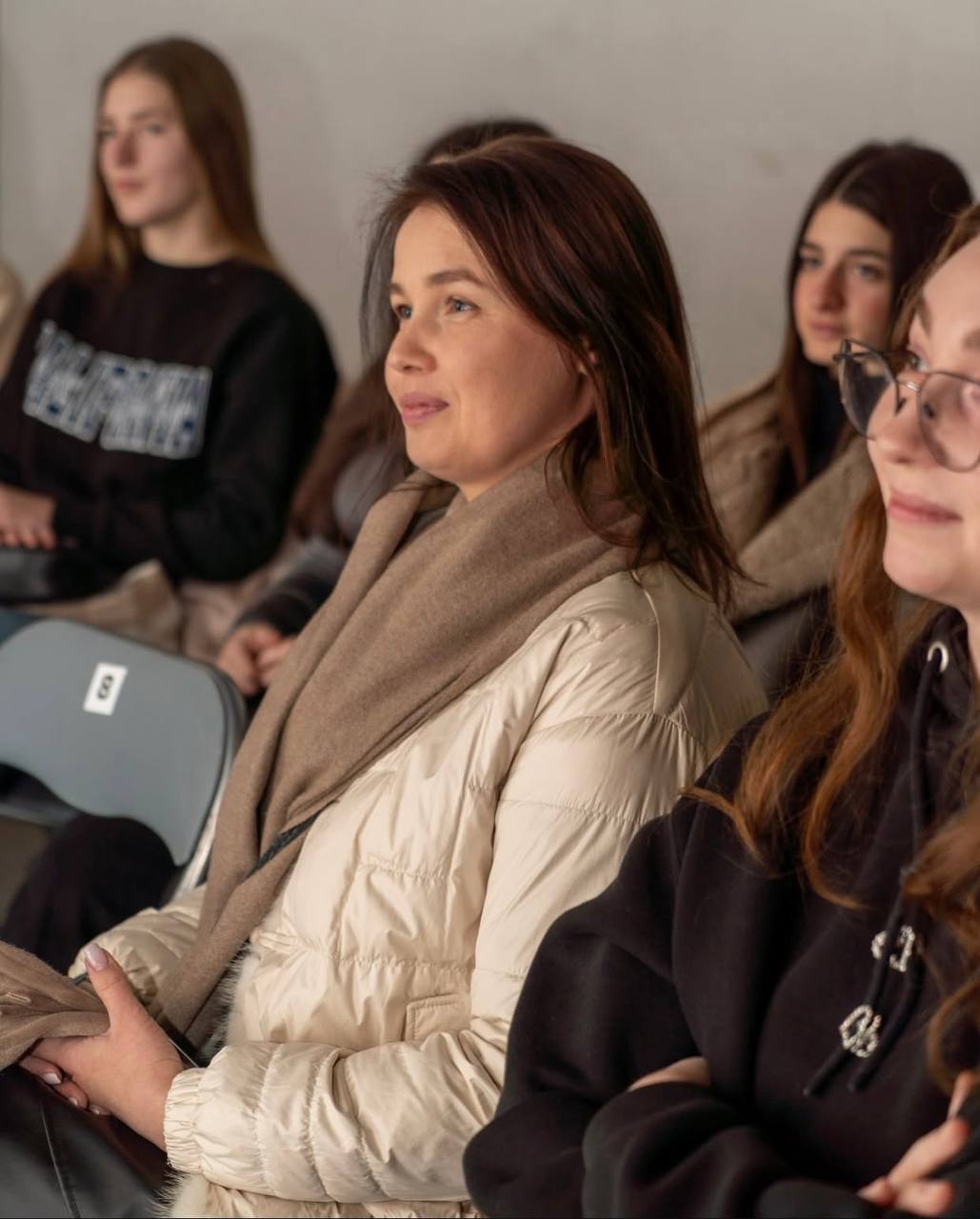 Бінарна практична пара у маркетинговій агенції The Roiverse