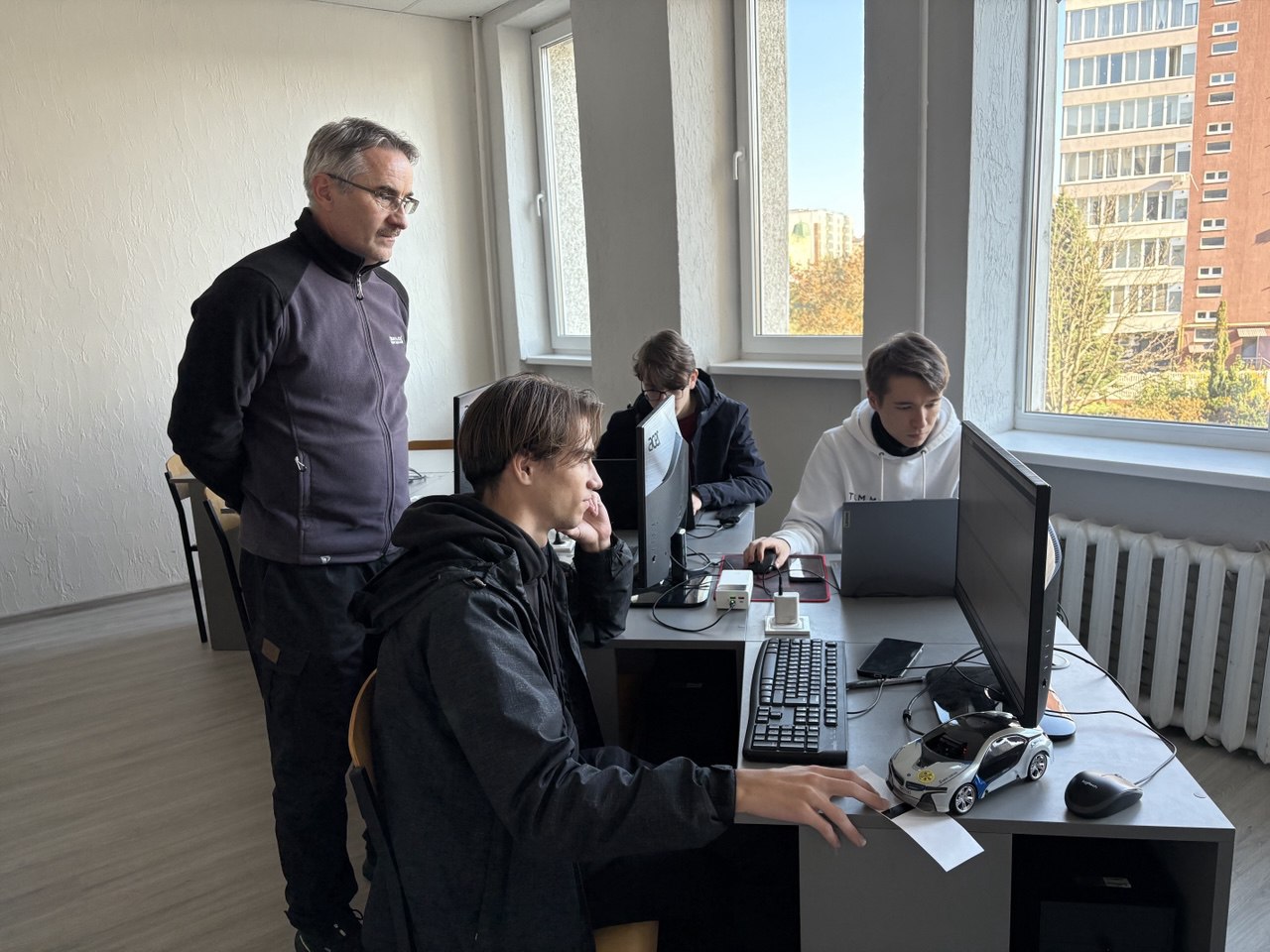 Програмування трекових роботів