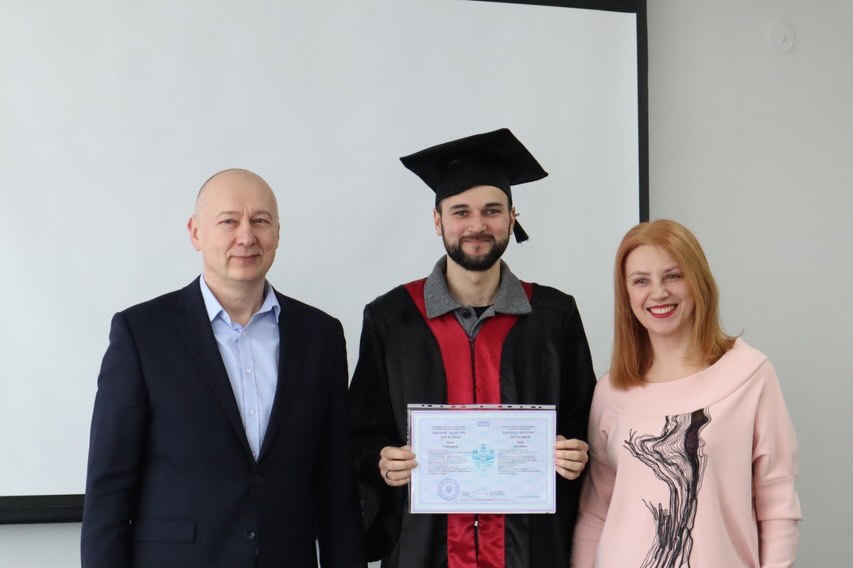 Дипломи в руках – майбутнє попереду: випуск магістрів з інформаційної справи