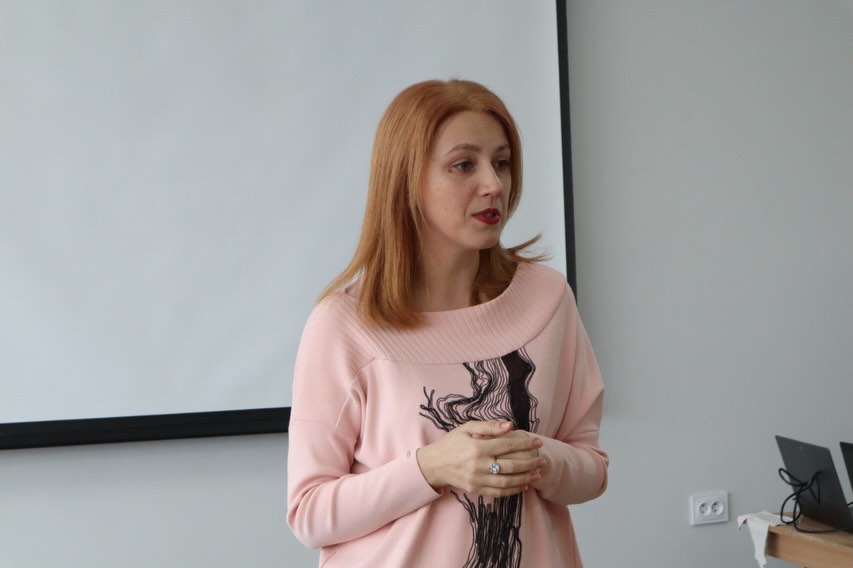 Дипломи в руках – майбутнє попереду: випуск магістрів з інформаційної справи