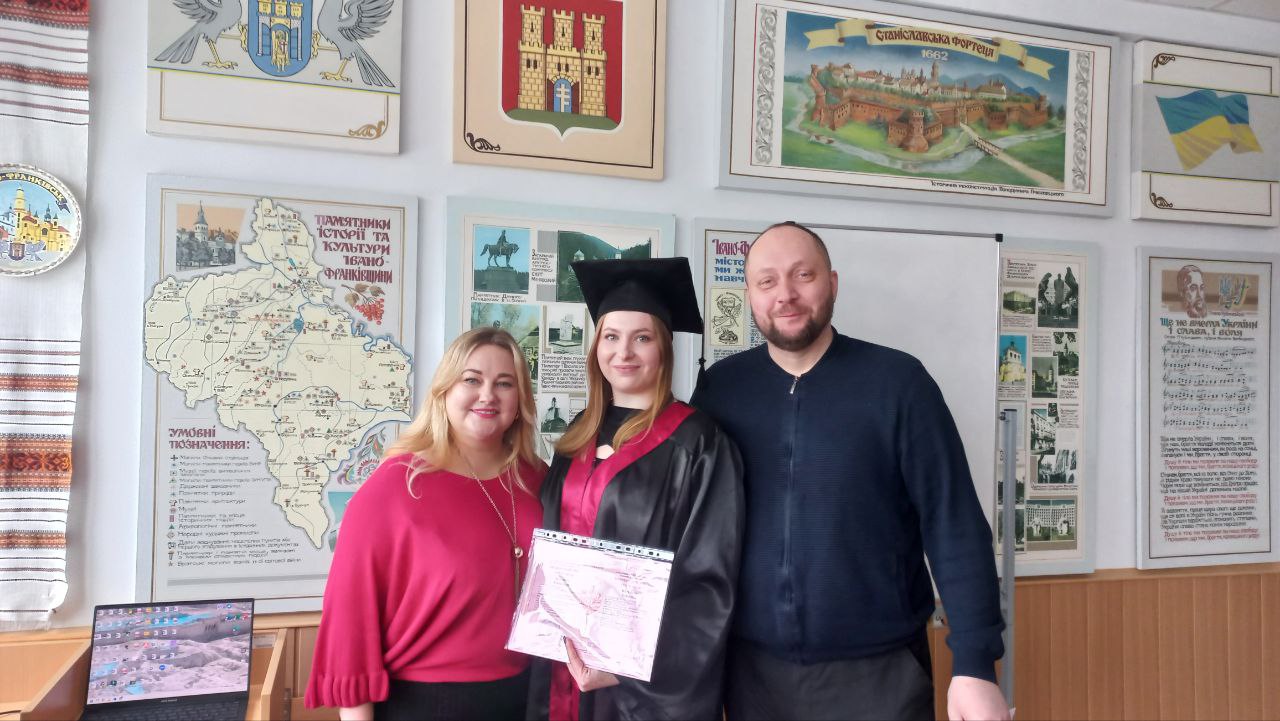 Урочисте вручення дипломів магістра