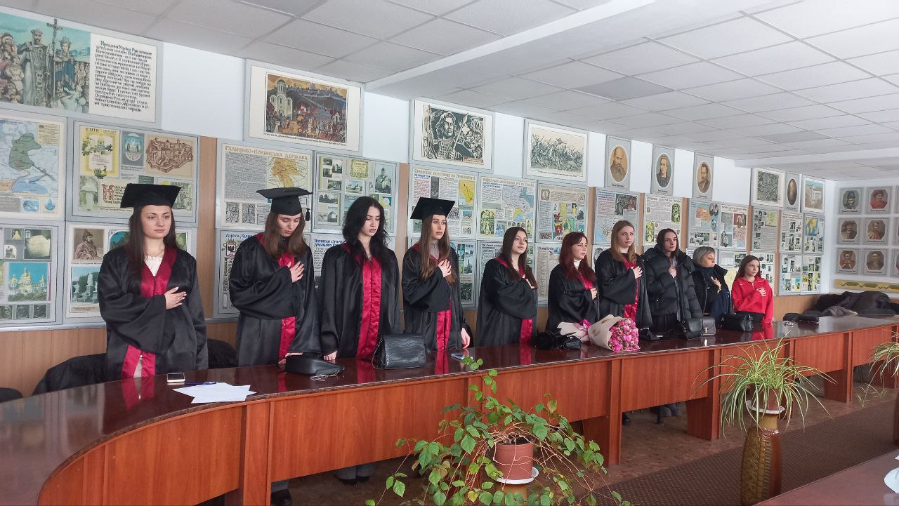 Урочисте вручення дипломів магістра