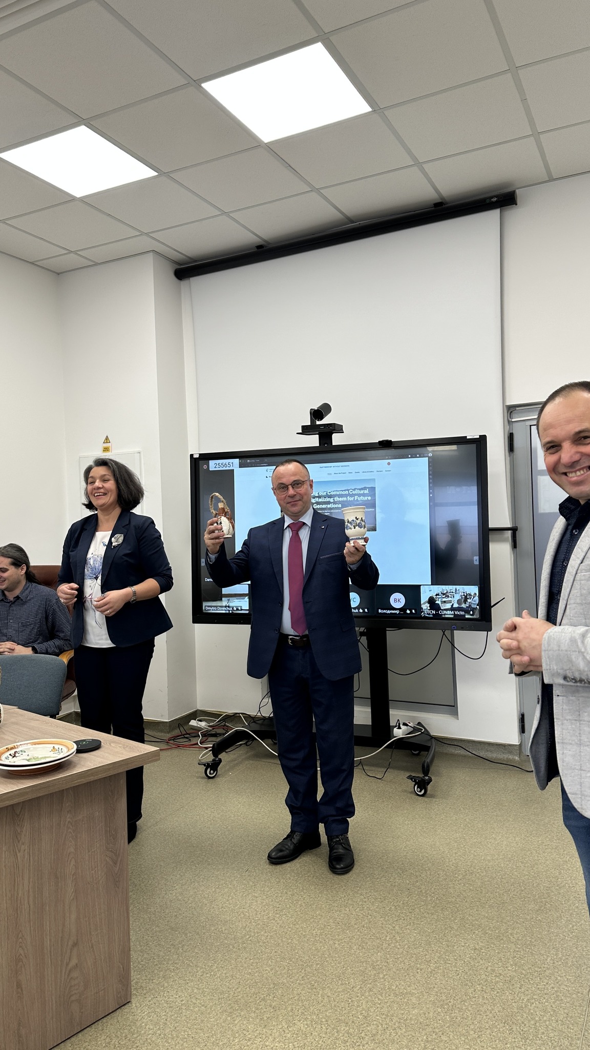 Міжнародна академічна співпраця: студентки кафедри філології та перекладу на конференції проєкту Root4Dig