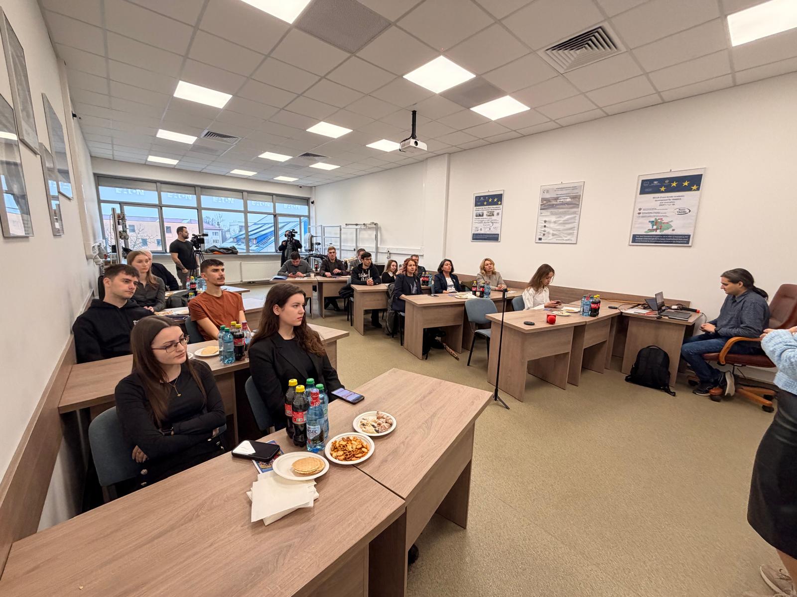 Міжнародна академічна співпраця: студентки кафедри філології та перекладу на конференції проєкту Root4Dig