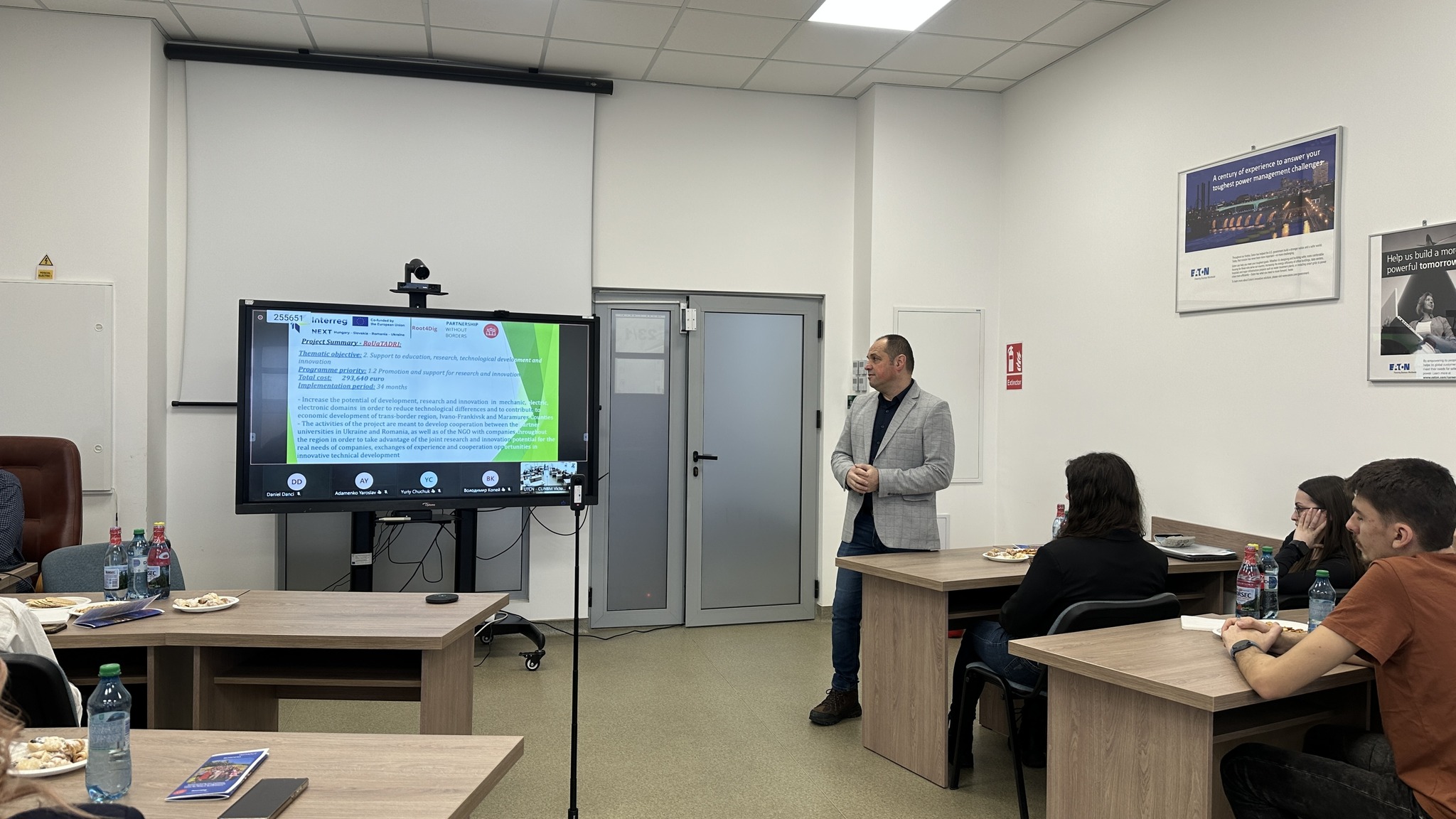 Міжнародна академічна співпраця: студентки кафедри філології та перекладу на конференції проєкту Root4Dig