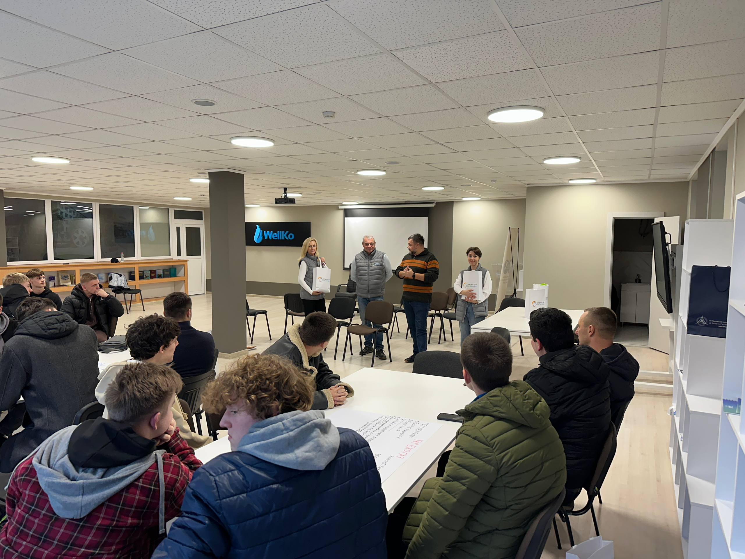 Студенти ІФНТУНГ та фахівці ОГТСУ: практична підготовка інженерів у форматі живого діалогу та бізнес-симуляції