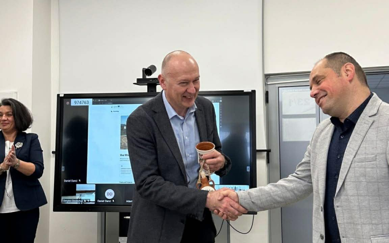 Партнерство, що стало дружбою