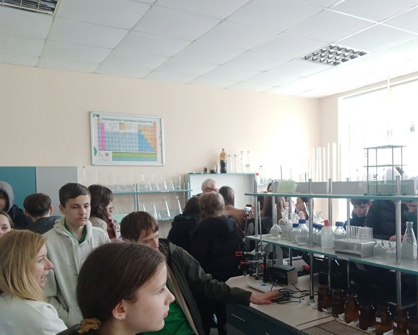 ЗНАЙОМСТВО З УНІВЕРСИТЕТСЬКИМ ЖИТТЯМ КАФЕДРИ