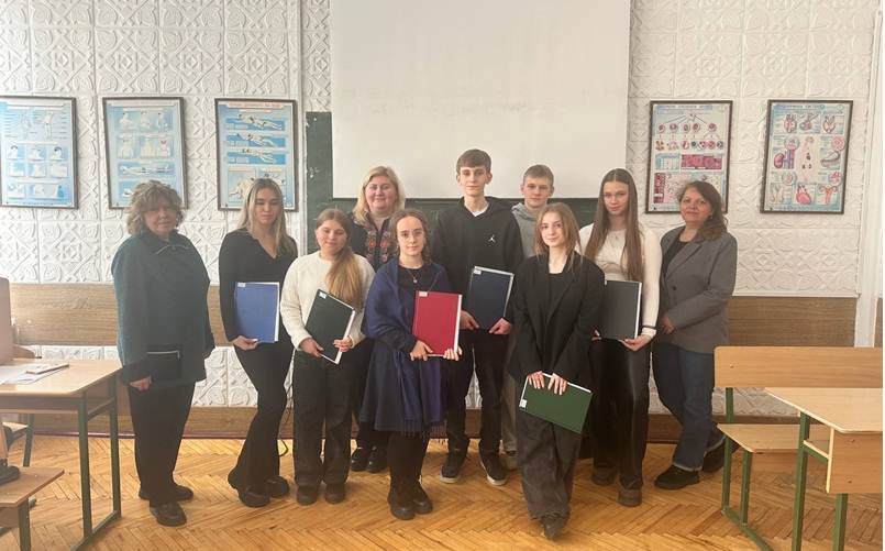 НА КОНКУРСІ-ЗАХИСТІ В МАНУ