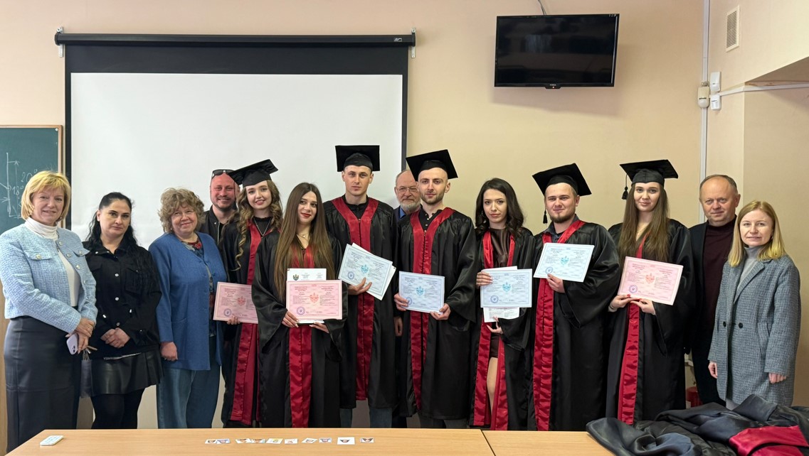 Вручення дипломів магістрам-екологам